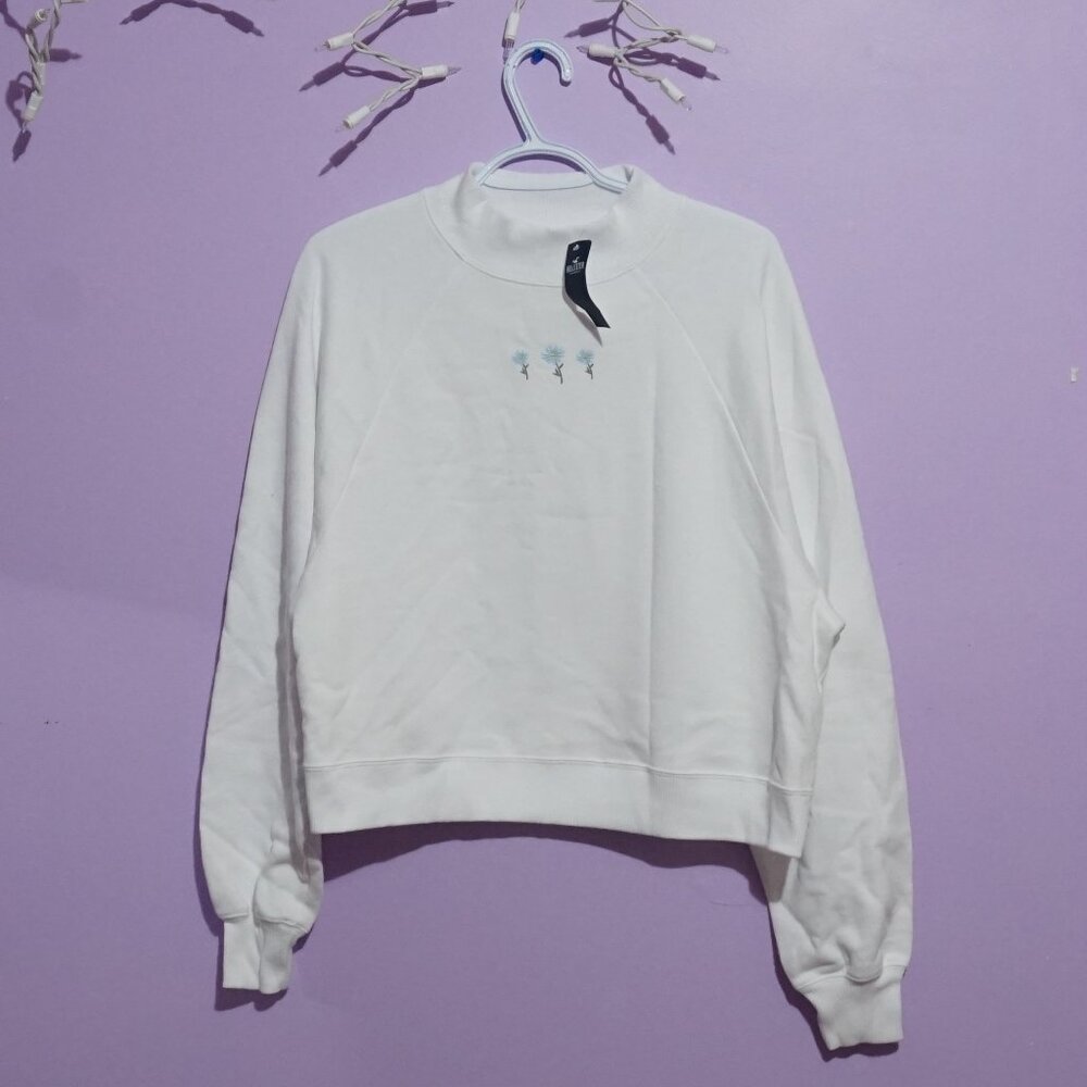 white flower sweater / hollister